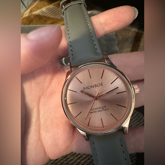 Monroé Watch - Picture 2 of 6